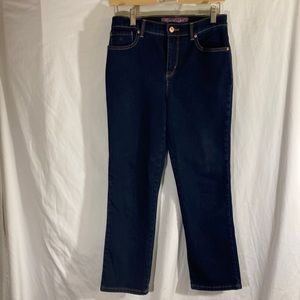 Gloria Vanderbilt Amanda  woman’s jeans size 4. Like New
